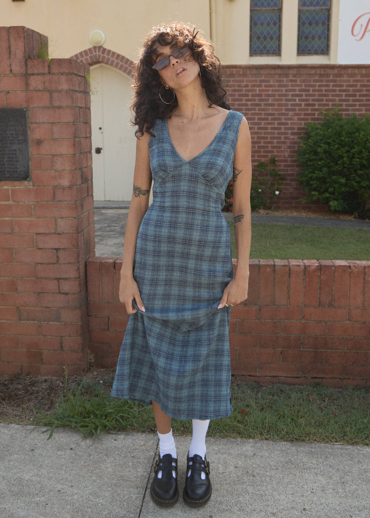 Tully Seersucker Maxi Dress – Navy Check