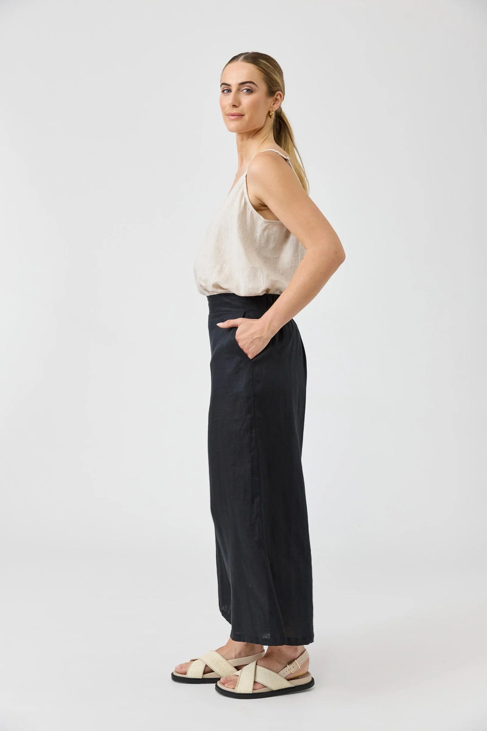 Studio Crop Pant-Ebony