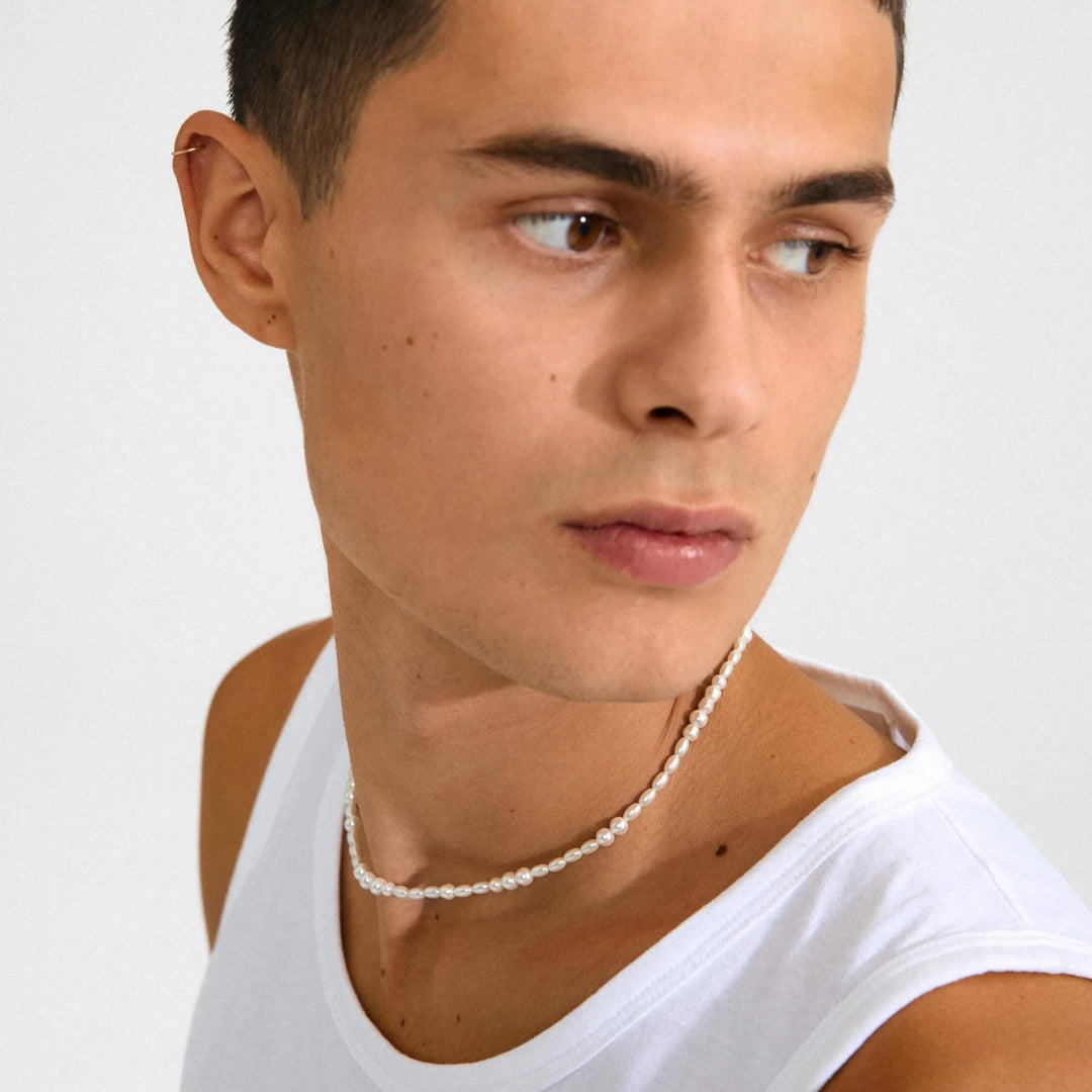 Elliana White Necklace – Silver Plated