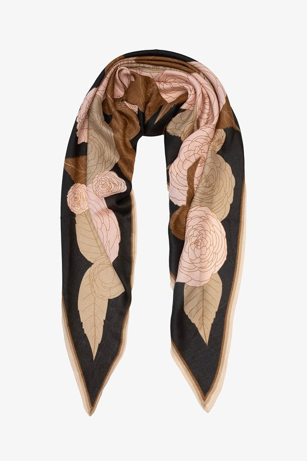 Triangle Scarf - Rose Garden