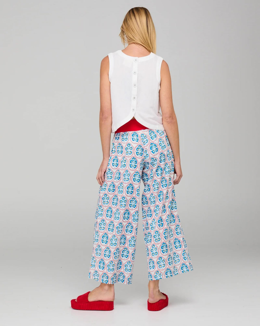 Ria Pant – Emilia White