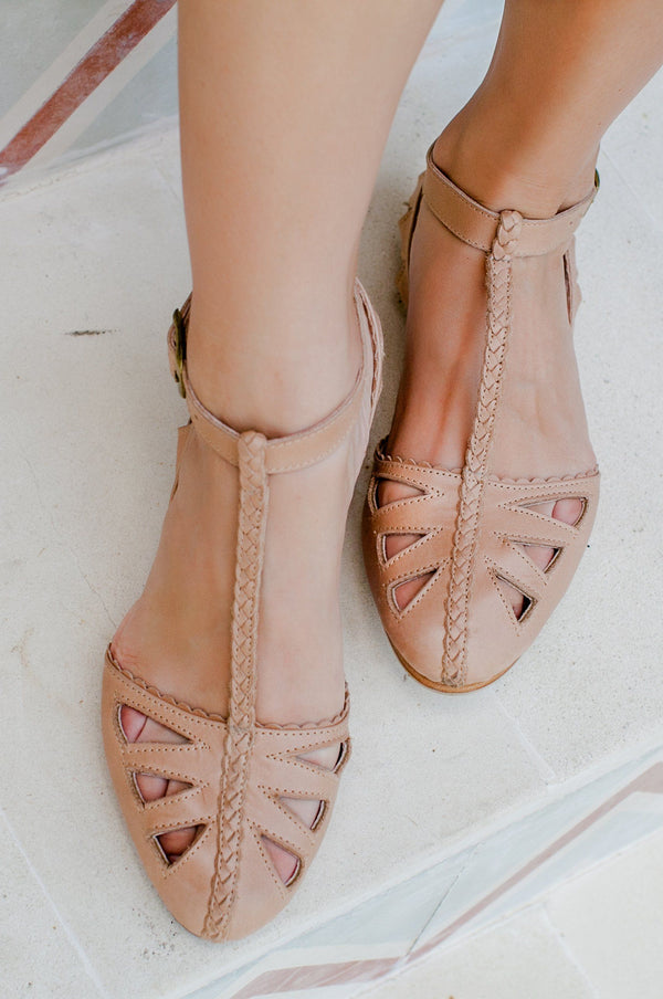 Womens Bounty T-strap Leather Sandals - Vintage Beige