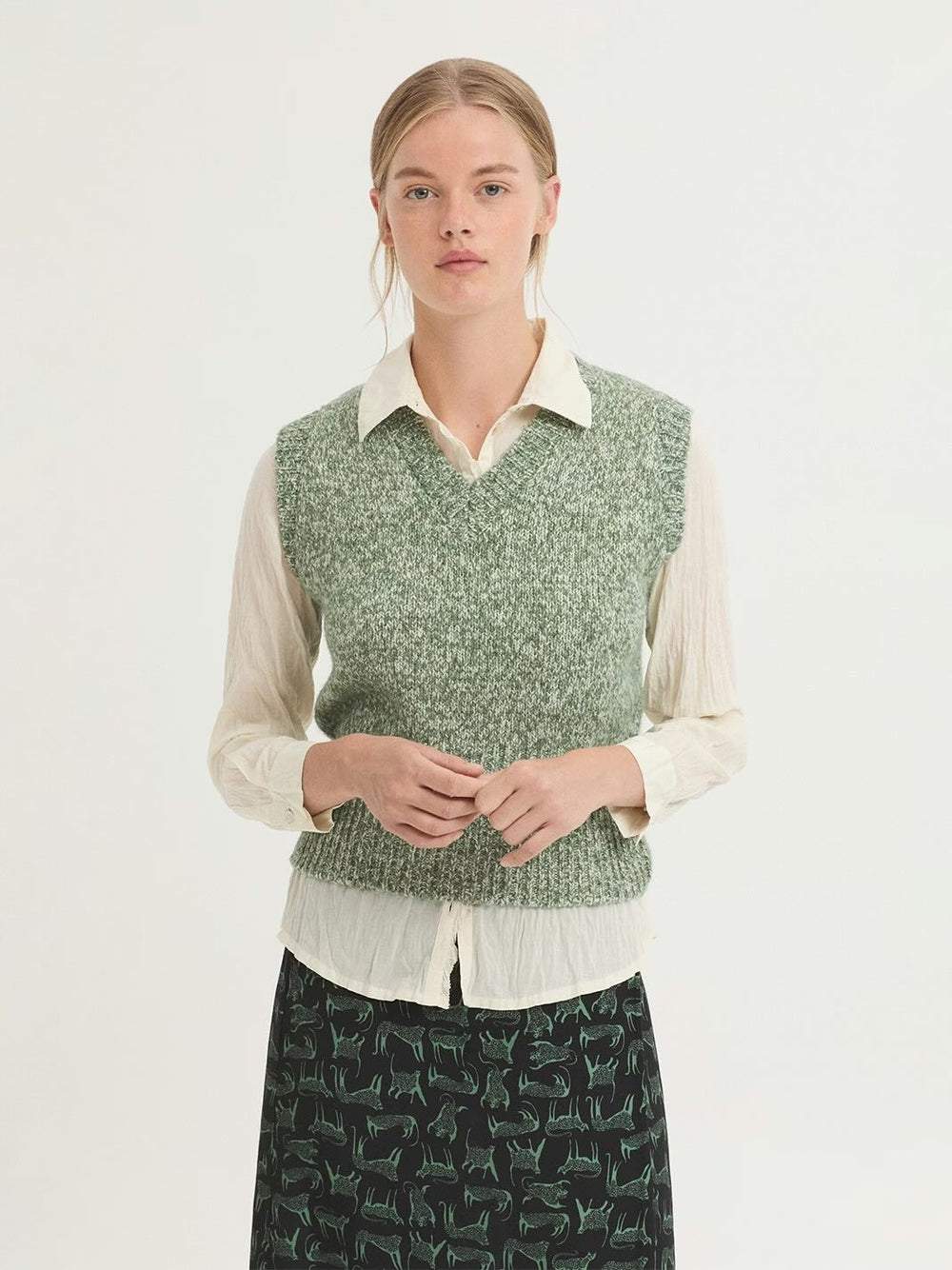 Knitted Twisted Yarn Vest - Green