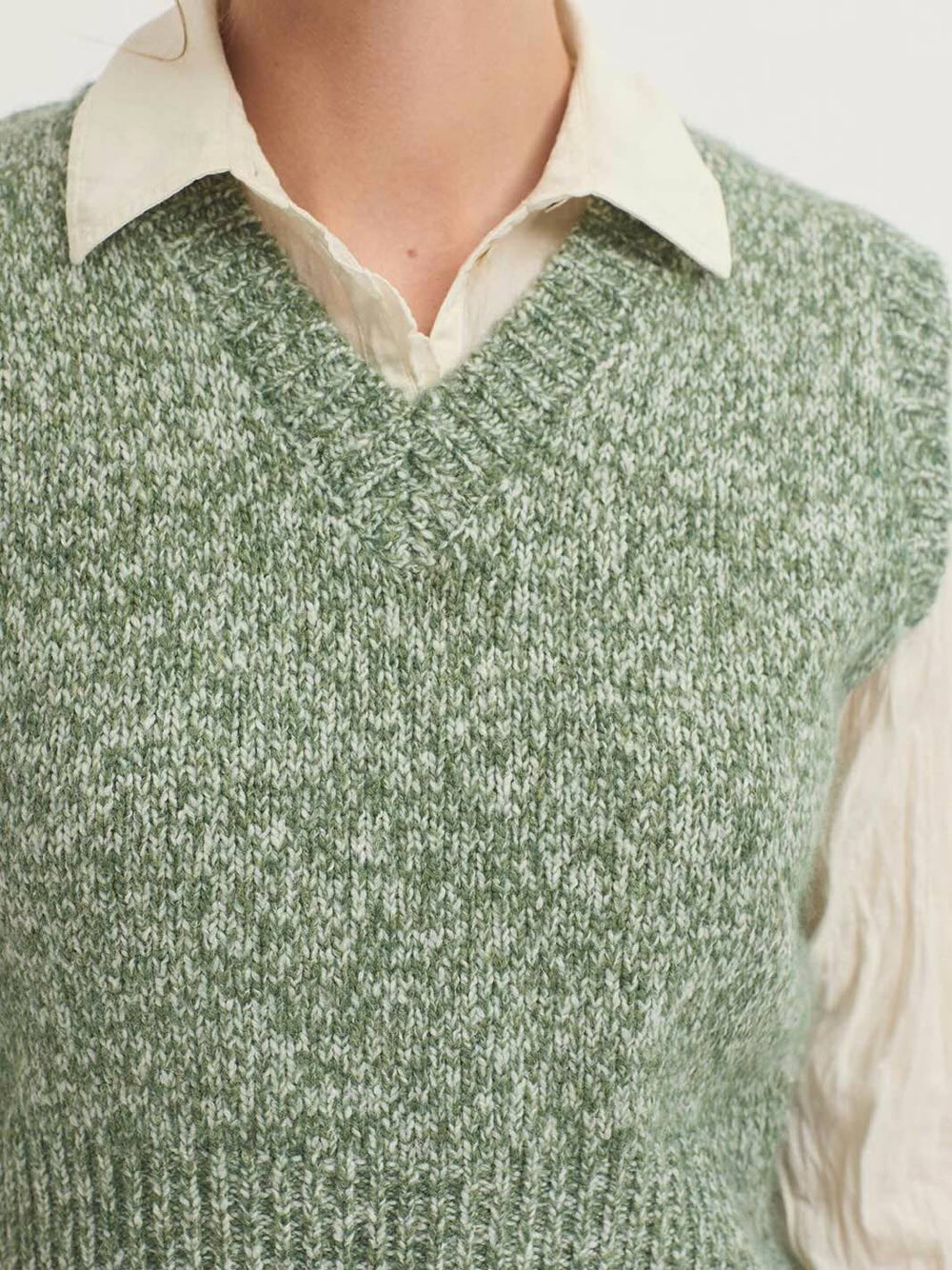 Knitted Twisted Yarn Vest - Green