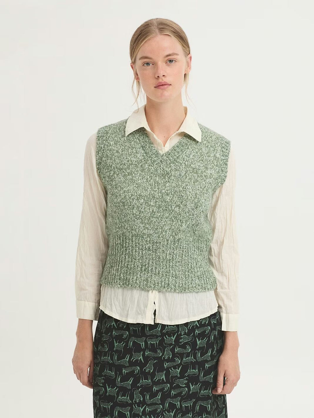 Knitted Twisted Yarn Vest - Green