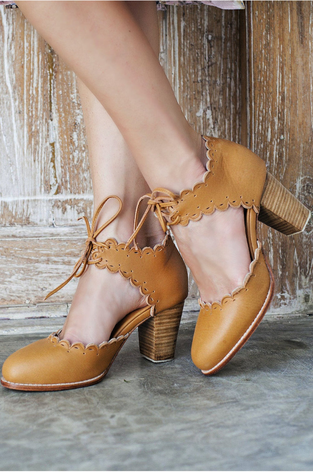 Womens Dance Queen Scalloped Leather Heels - Golden Tan