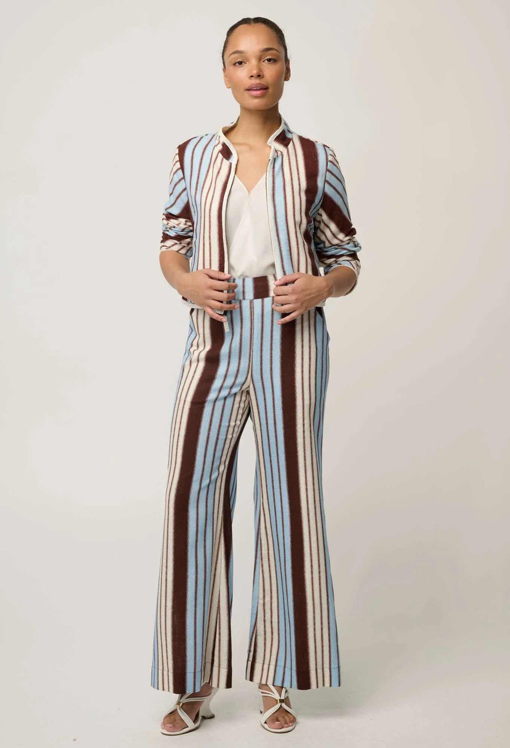 Delray Reversible Linen Viscose Jacket in Nautilus Bloom/Indescent Stripe