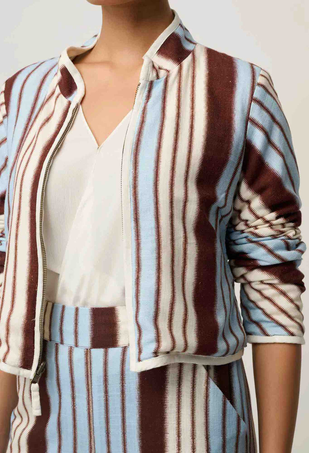 Delray Reversible Linen Viscose Jacket in Nautilus Bloom/Indescent Stripe
