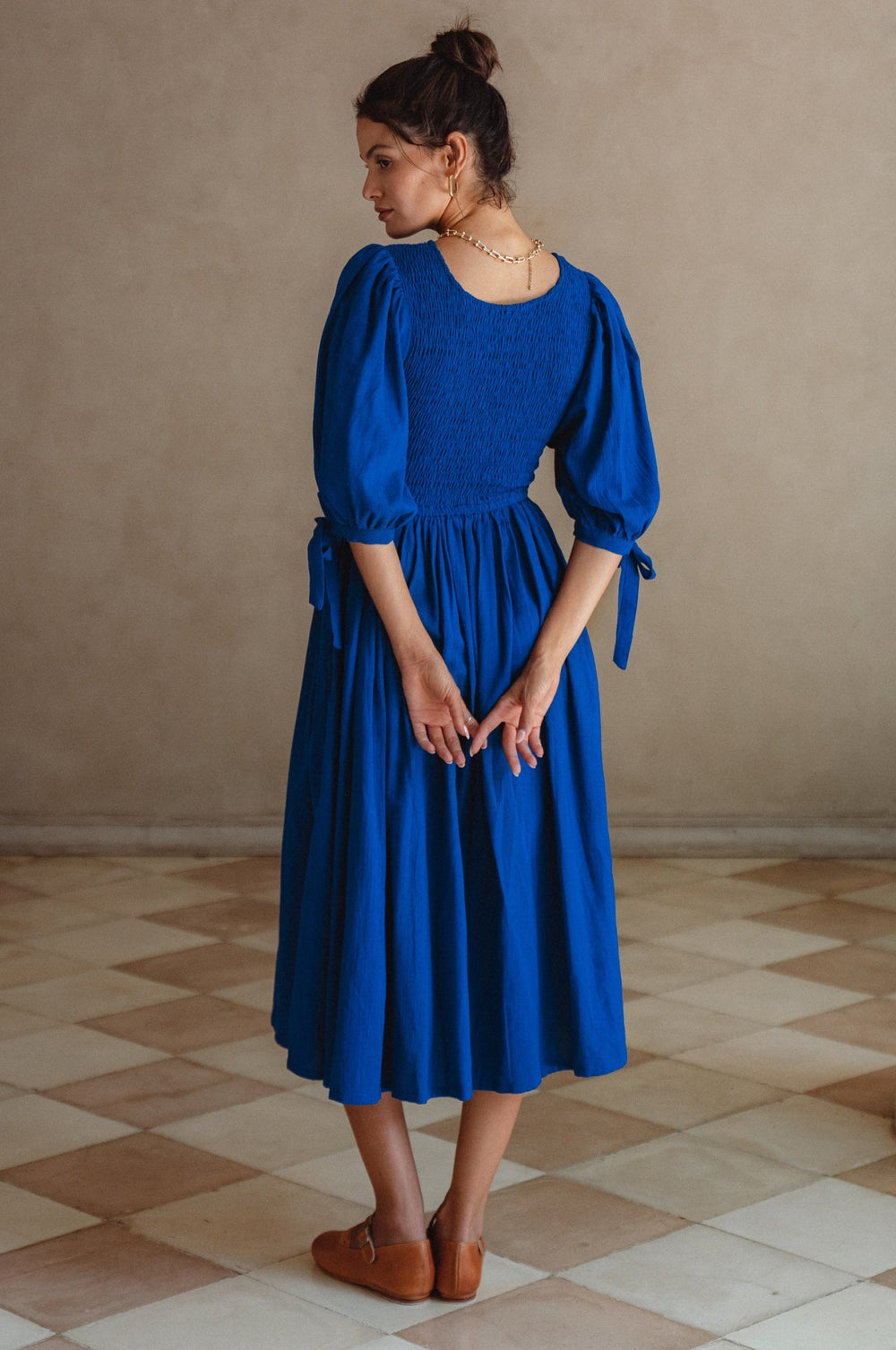 Womens Freya Smocked Linen Midi Dress - Sapphire