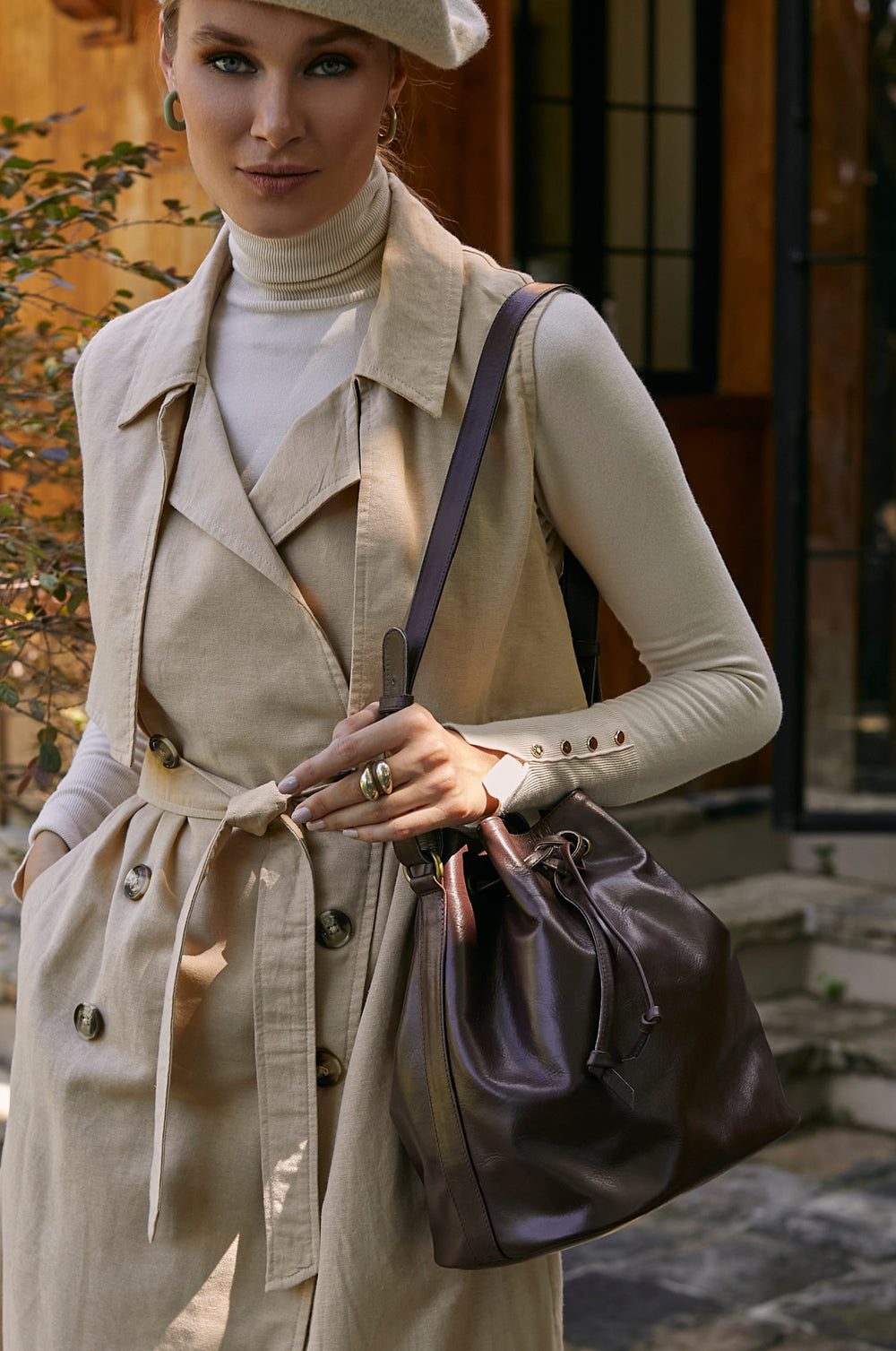 Womens Geneva Drawstring Leather Bag - Dark Brown