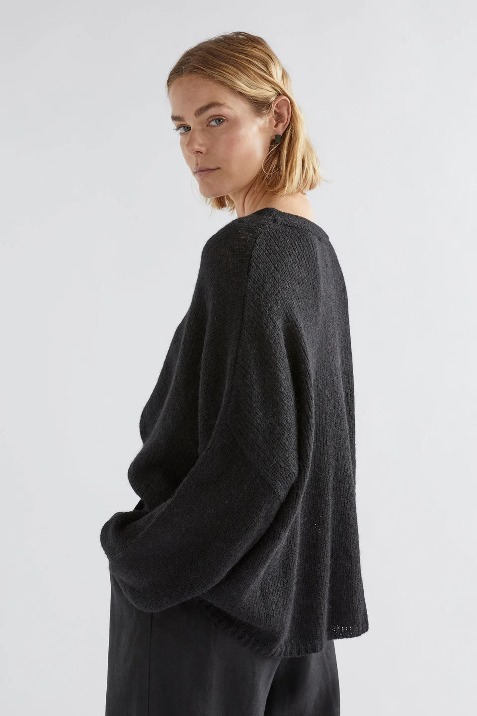 ELK Agna - Black