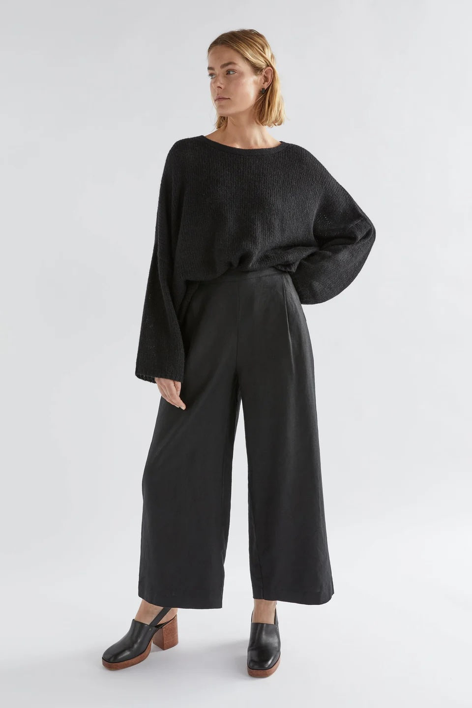 ELK Agna - Black