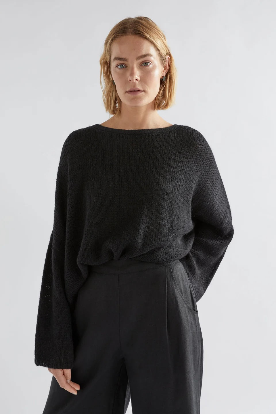 ELK Agna - Black