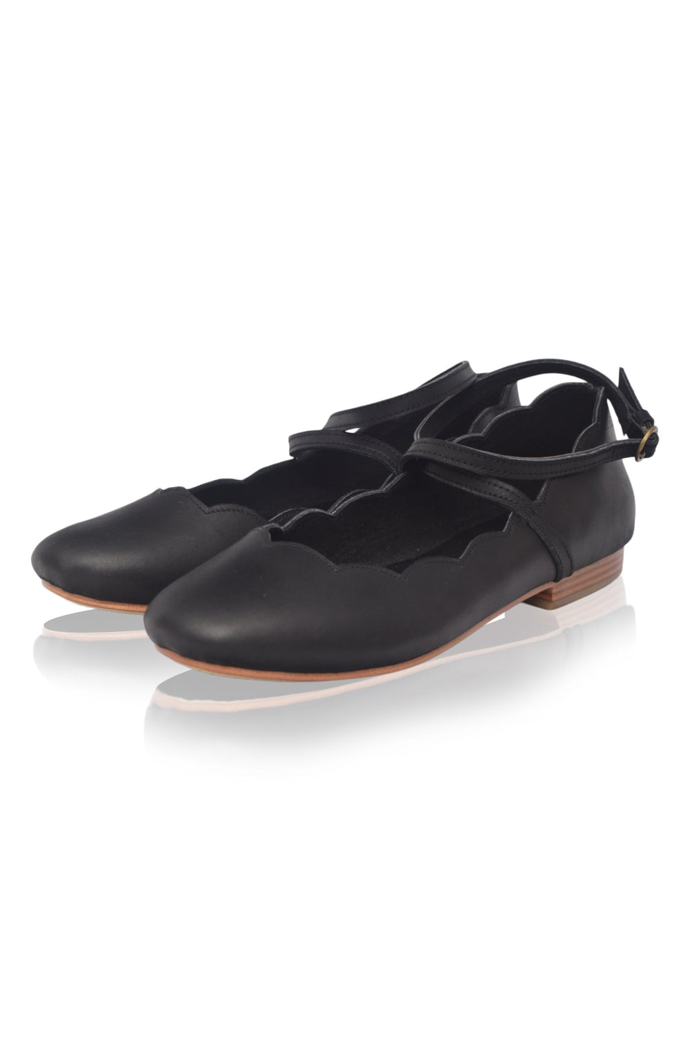 Womens Myrelle Criss-Cross Leather Ballet Flats - Black