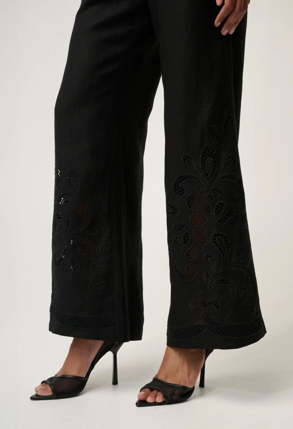 Rhea Linen Viscose Embroidered Pant In Black
