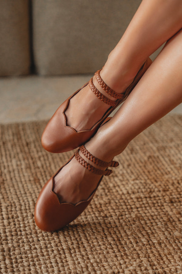 Womens Prima Scalloped Leather Ballet Flats - Vintage Camel