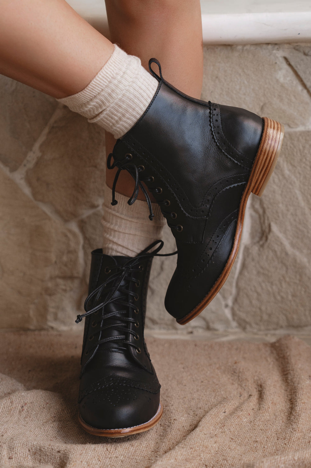 Womens Salstice Brogue Leather Boots - Black