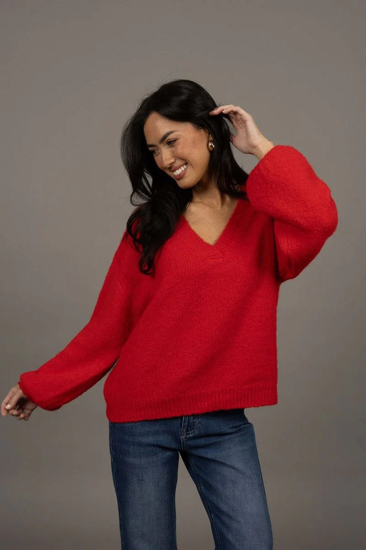 Nouveau V-Neck Jumper – Scarlet