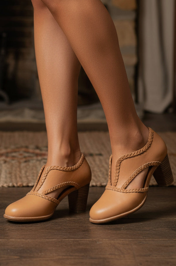 Womens Spirit Walker Leather Heel Booties - Light Tan