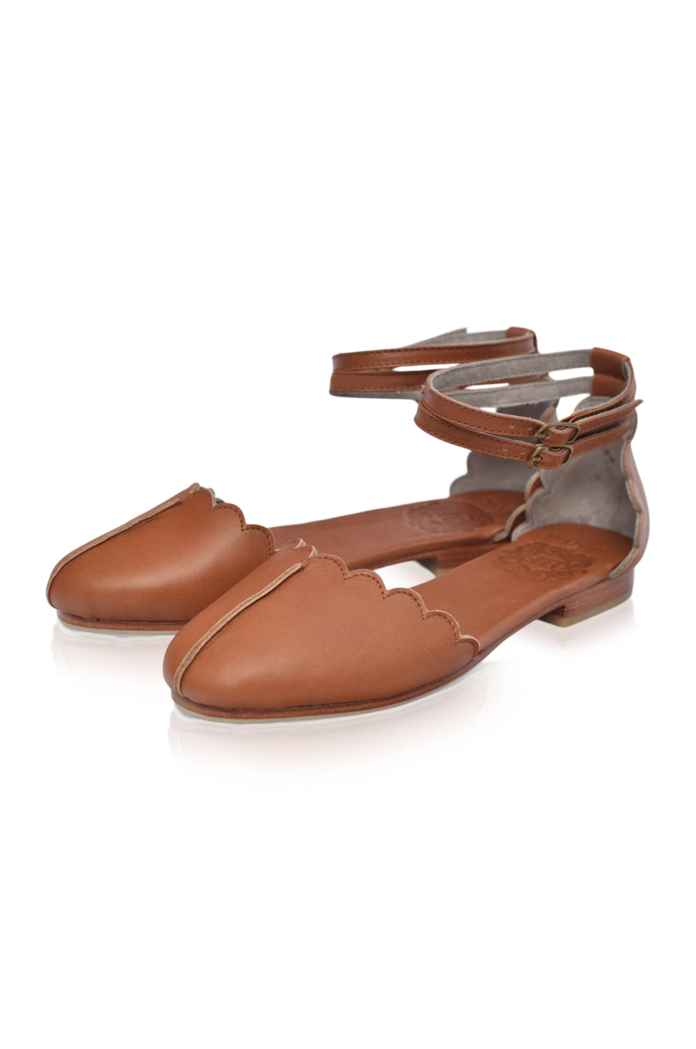 Womens Venus Almond Toe Scalloped Leather Flats - Vintage Camel