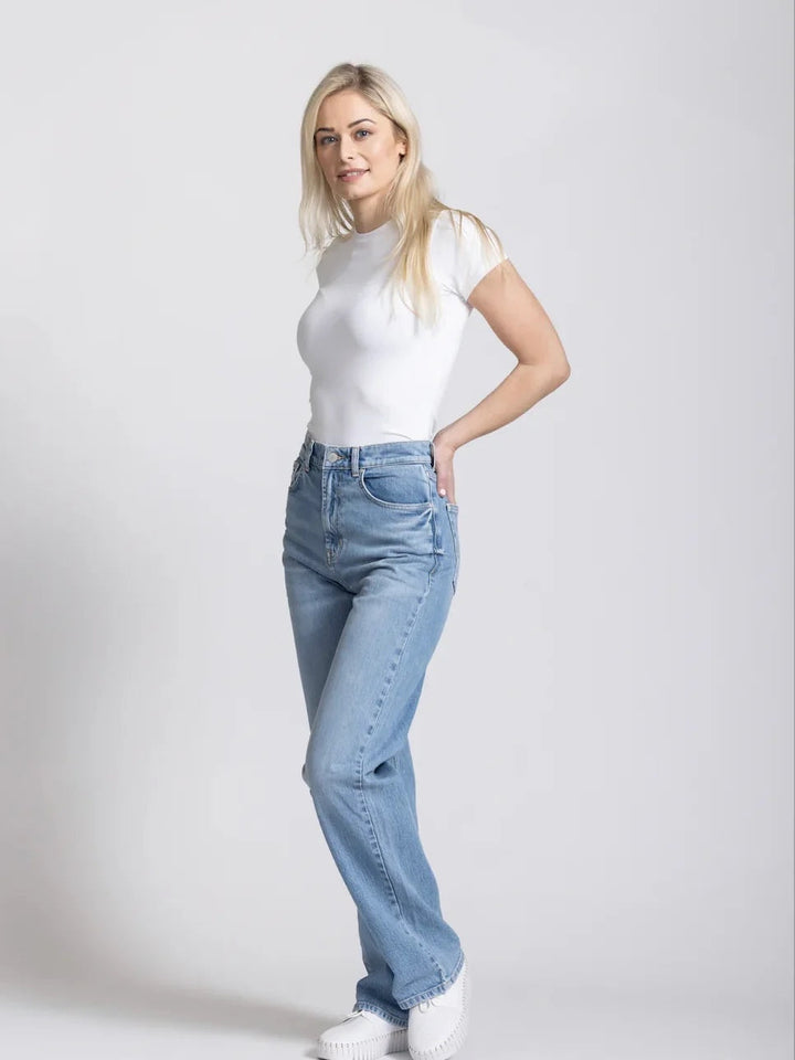 Vionne Jeans – Daiva Wash