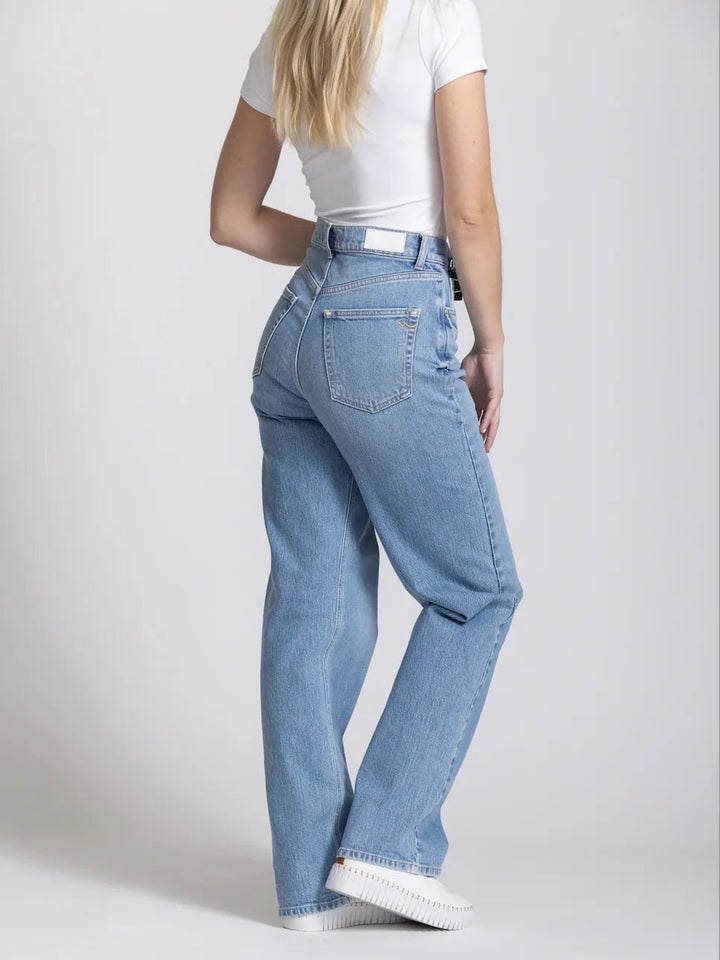 Vionne Jeans – Daiva Wash