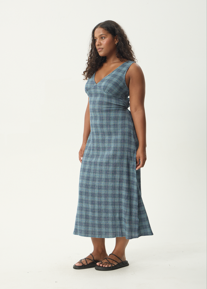 Tully Seersucker Maxi Dress – Navy Check