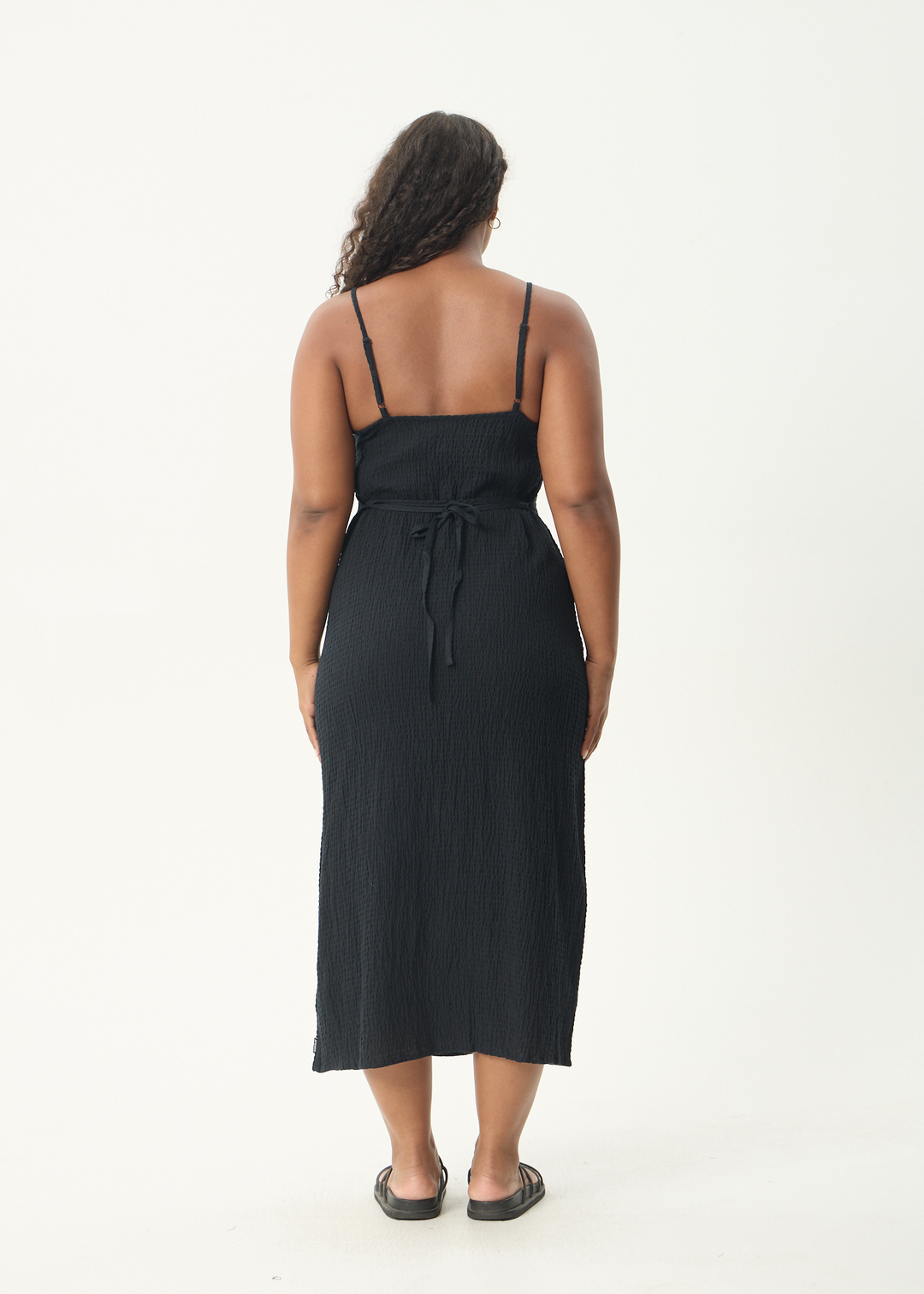 Rumi Seersucker Midi Dress – Black