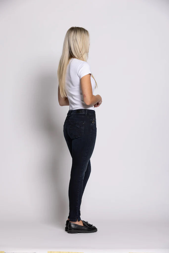 Deanna Jeans – Miracle Wash