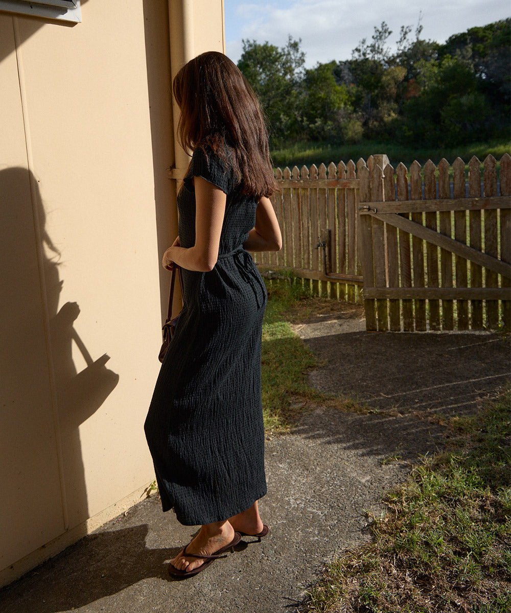 Womens Seersucker Midi Dress Elodie - Black - AFENDS