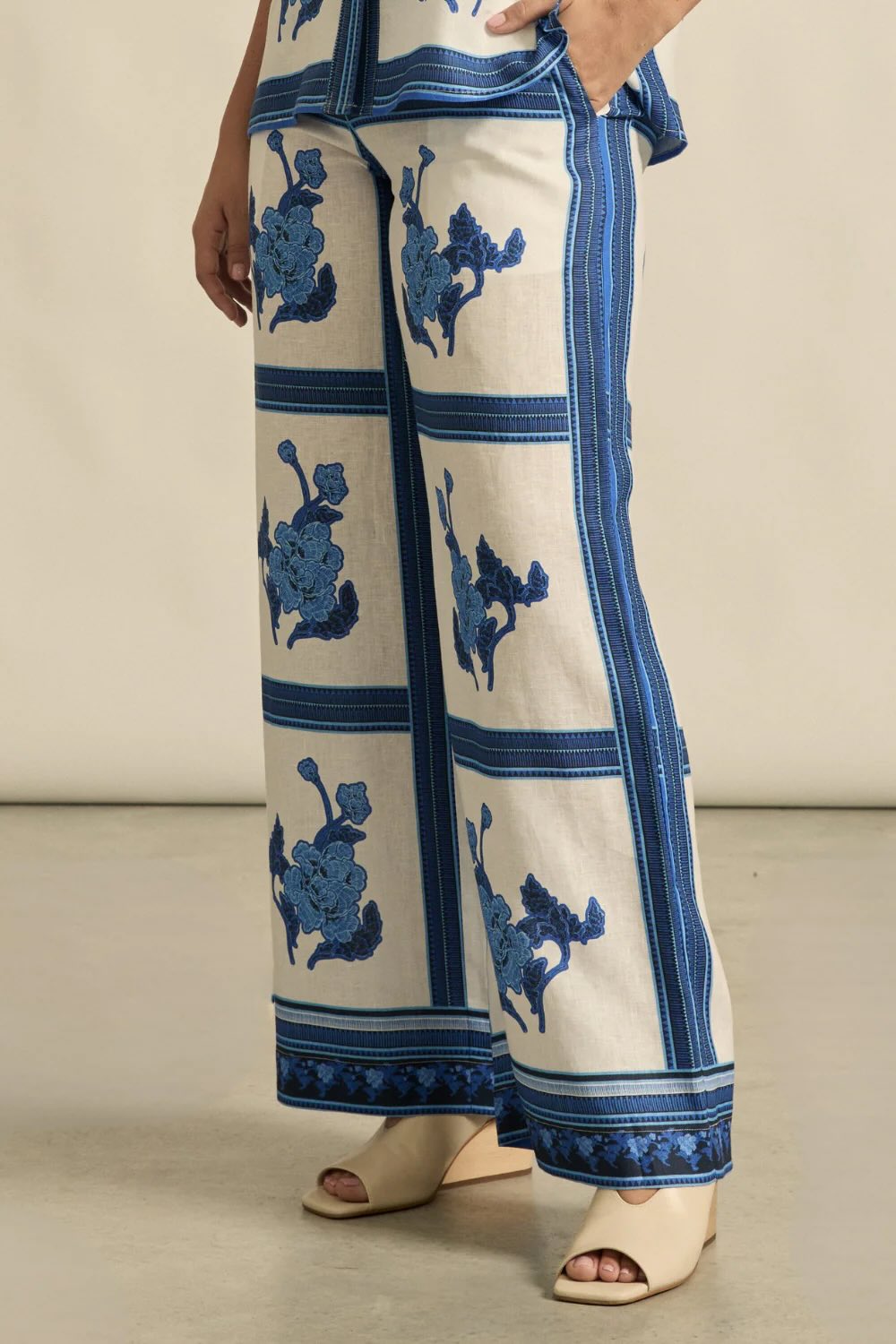Gesture Pant