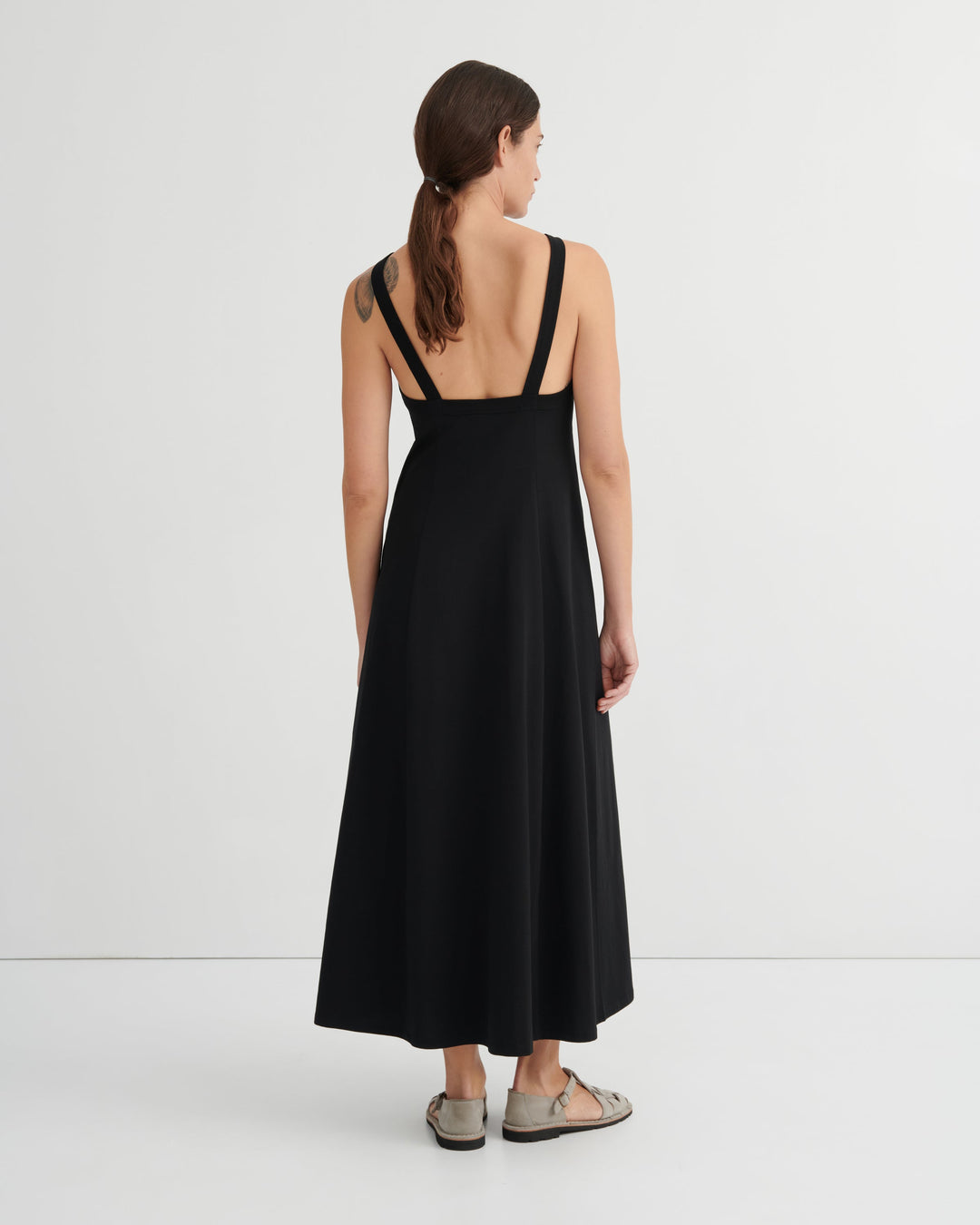 Low Back Fitted Maxi Dress – Black