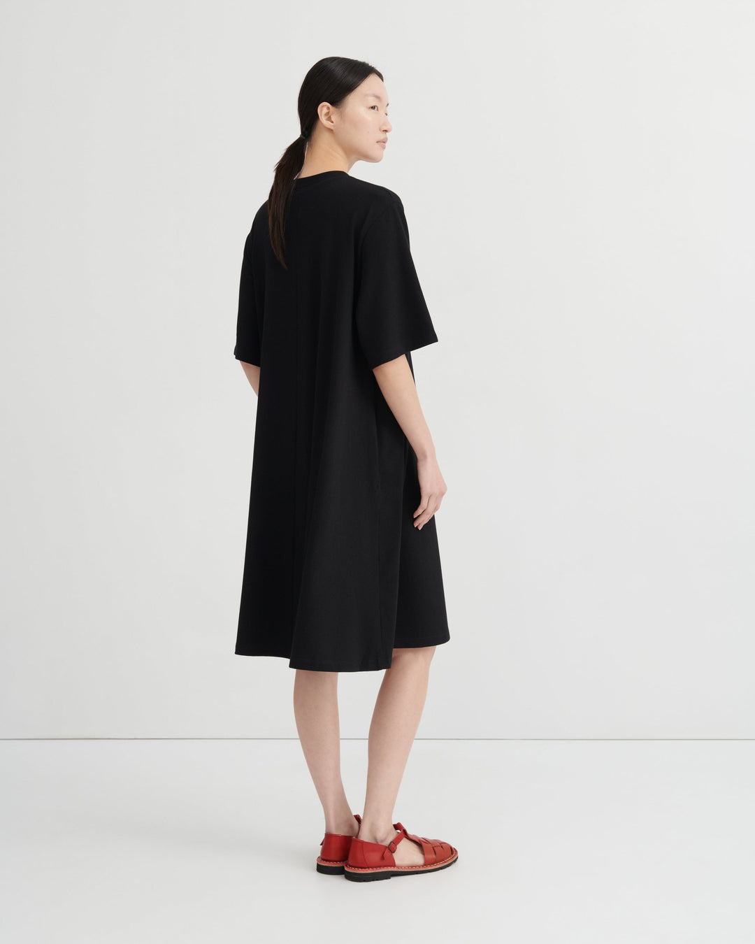 Silhouette Short-Sleeve Cotton Dress – Black